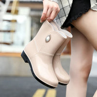 Ladies waterproof rain boots with floral detail & treaded sole – Serelina