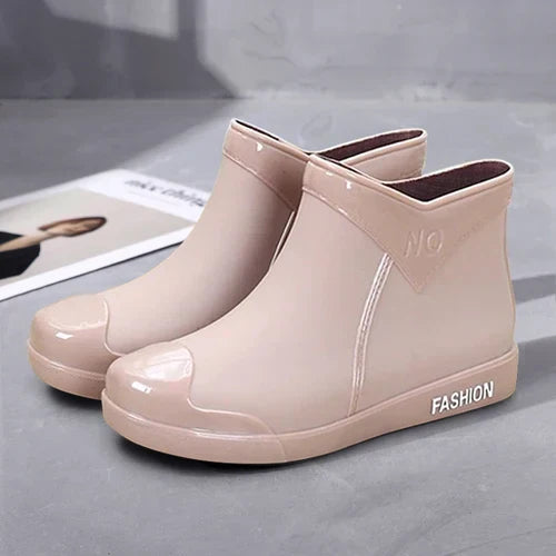Ladies' waterproof ankle boots with side zip – Selis
