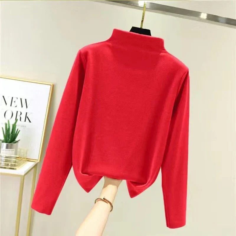 Two-piece women's winter set with fleece pullover and trousers – Eva