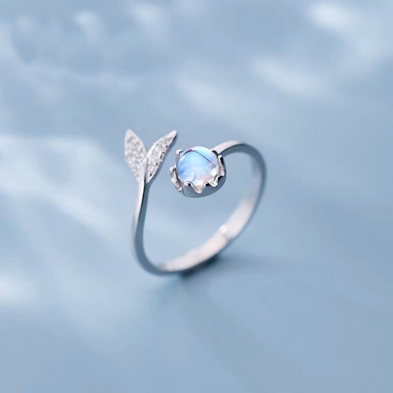 Adjustable Dolphin Tail Ring with Blue Zirconia - Nerina-State of Style