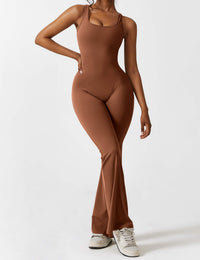 Backless jumpsuit with flared trousers – Liv-Caramel-S-State of Style