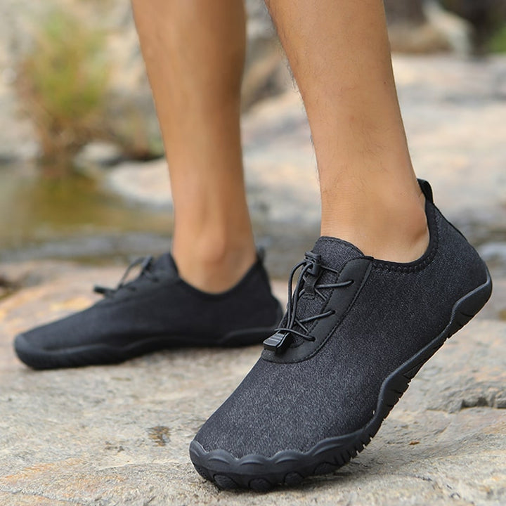 Barefoot sports shoes with non-slip sole – Leonis-Black-3-State of Style