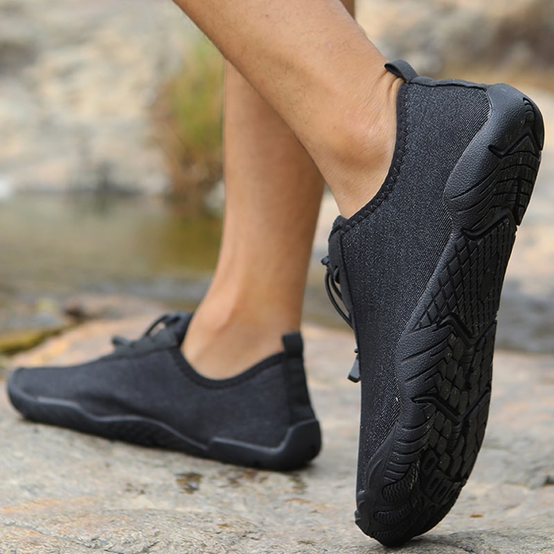 Barefoot sports shoes with non-slip sole – Leonis-Black-3.5-State of Style
