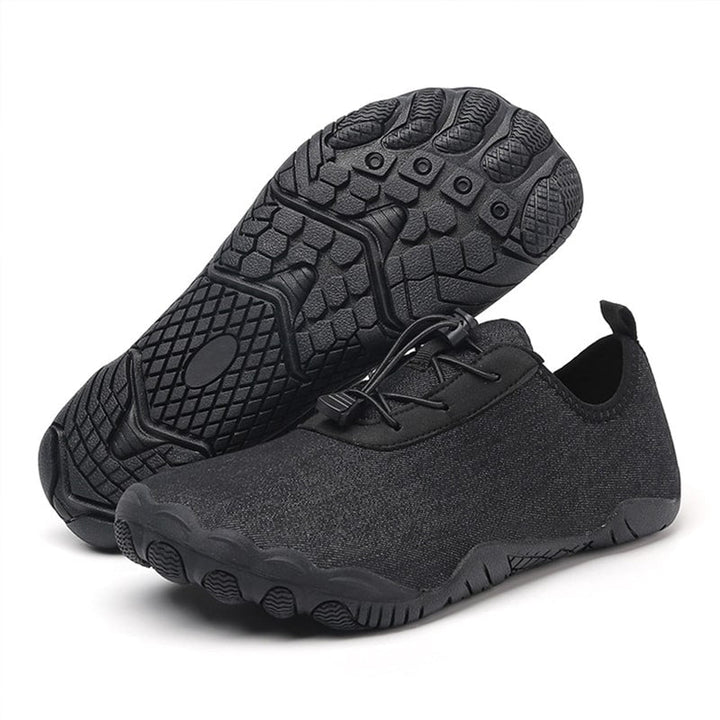 Barefoot sports shoes with non-slip sole – Leonis-Black-6-State of Style