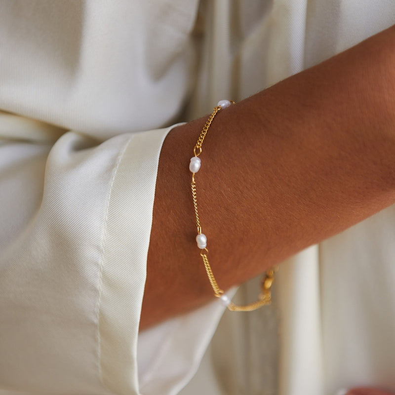Bracelet with Freshwater Pearls - Amara-Gold-State of Style