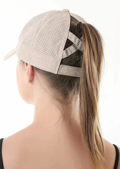 Breathable unisex sports baseball cap made of mesh with adjustable fit – AeroCap-Gray-State of Style