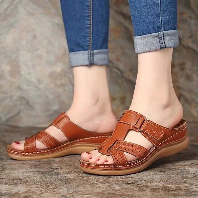Breathable women's sandals for everyday wear with orthopedic comfort – Leila-Light brown-3-State of Style