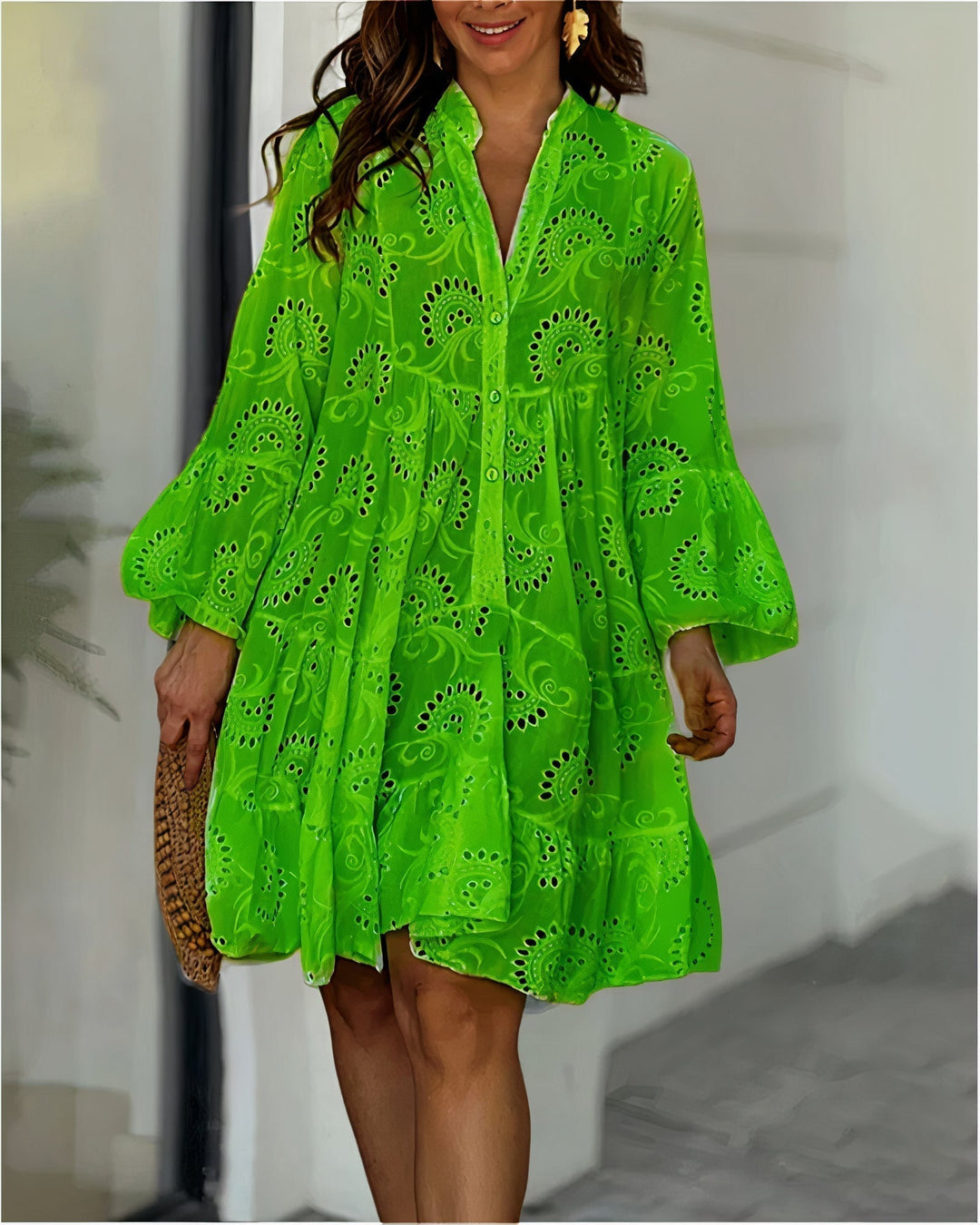 Comfortable Summer Dress with Collar and V-neck – Sarah-Green-S-State of Style