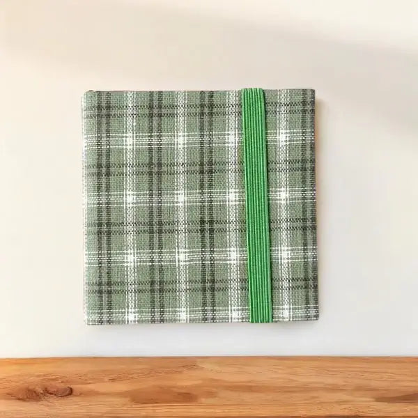 Compact Creativity Anytime and Anywhere - KunstZet Watercolour Set-Green Blanket-State of Style