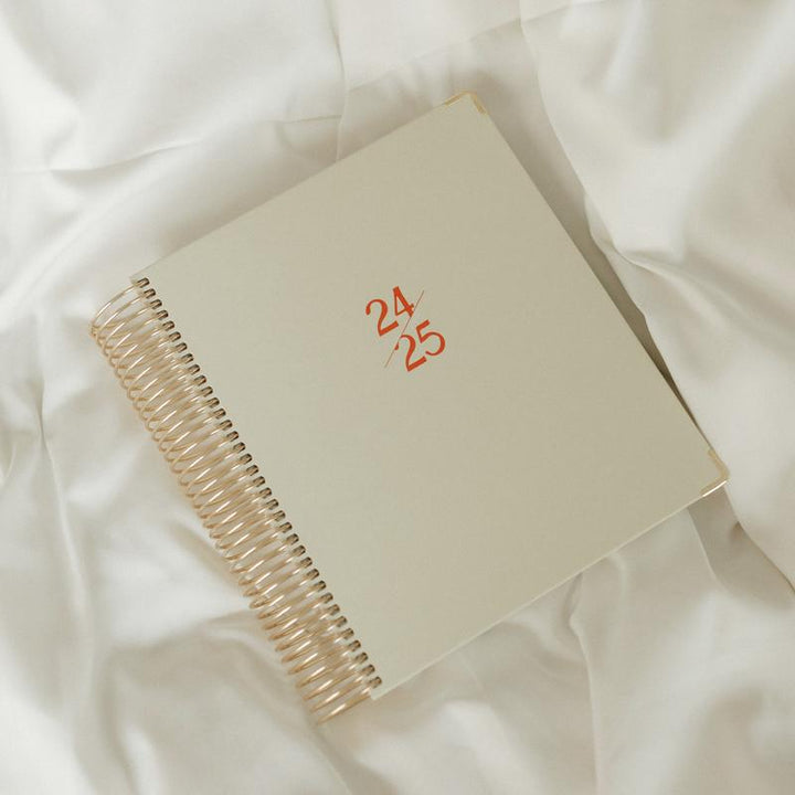 Daily Planner 24-25 – PlanEase-State of Style