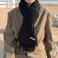 Unisex knitted scarf with geometric pattern – Matteo