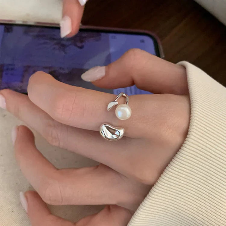 Elin Adjustable Pearl Pod Ring