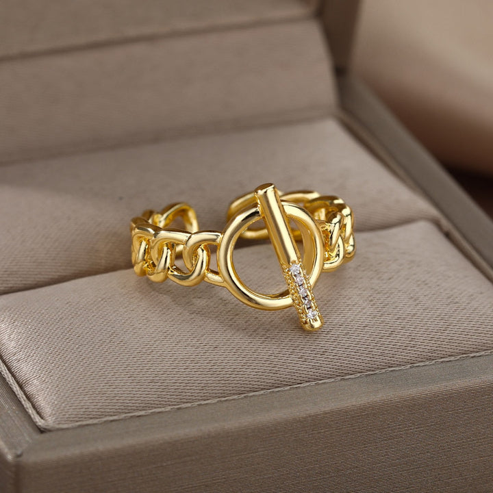 Elegant Interlocking Rings | Timeless Jewellery-State of Style