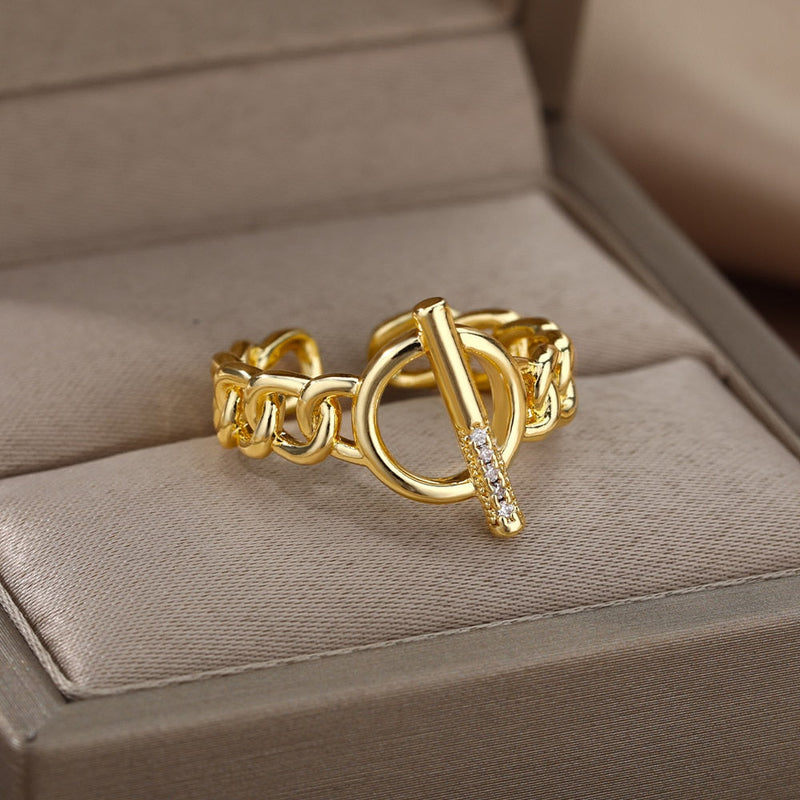 Elegant Interlocking Rings | Timeless Jewellery-State of Style