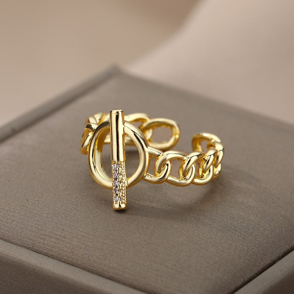Elegant Interlocking Rings | Timeless Jewellery-State of Style