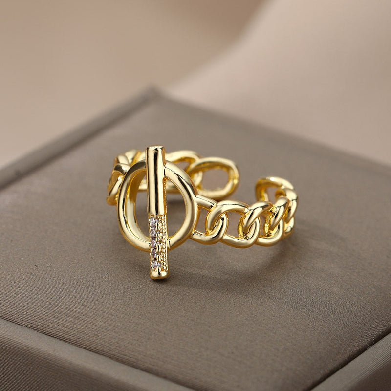 Elegant Interlocking Rings | Timeless Jewellery-State of Style