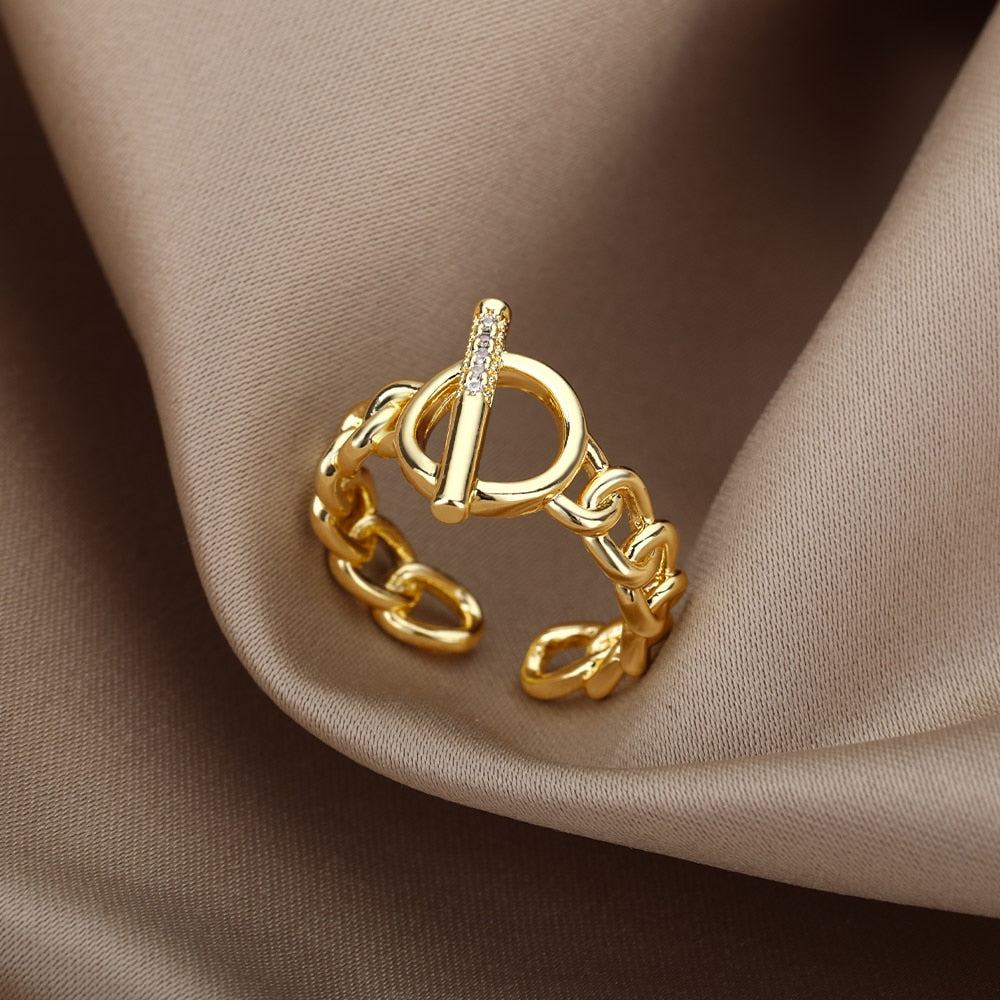 Elegant Interlocking Rings | Timeless Jewellery-State of Style