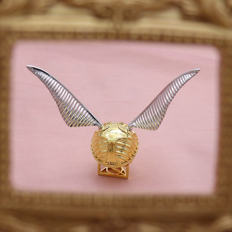Elegant Rotating Snitch Ring Box | Magic-Inspired Jewellery Display-Silver Wings 2-State of Style