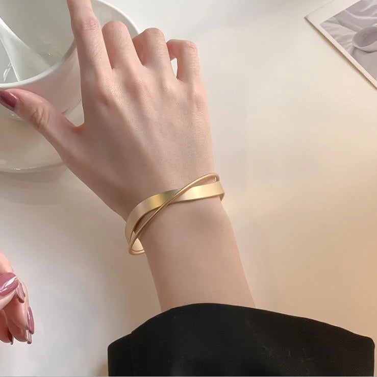 Matte Gold Infinity Bracelet – Elisa