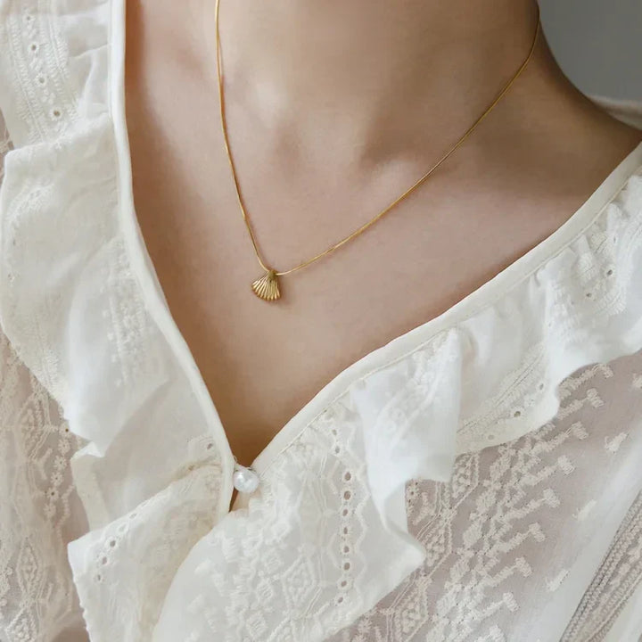 Golden Scallop Flower Necklace - Lilac-State of Style