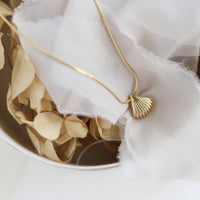 Golden Scallop Shell Floral Necklace – Lilac-State of Style