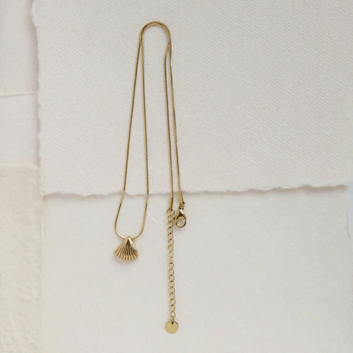Golden Scallop Shell Floral Necklace – Lilac-State of Style