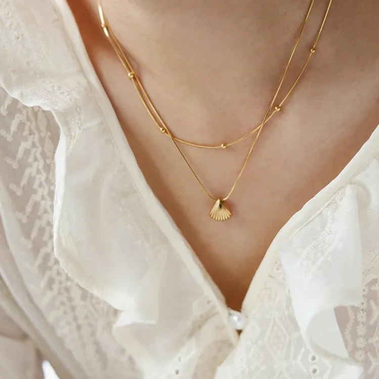 Golden Scallop Shell Floral Necklace – Lilac-State of Style