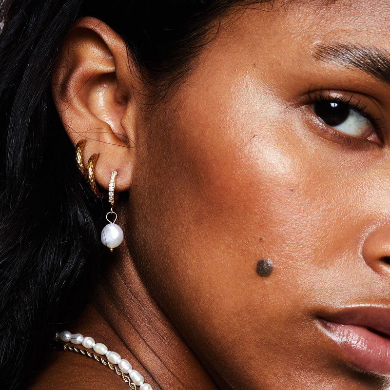 Hoops with freshwater pearls - Arina-Gold-State of Style