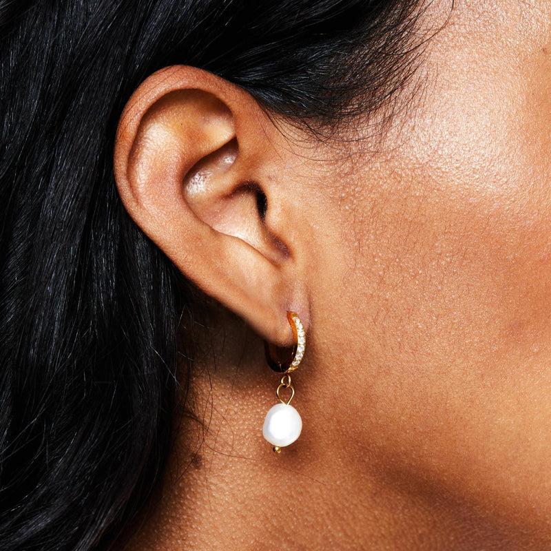 Hoops with freshwater pearls - Arina-Gold-State of Style