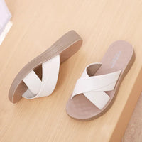 Ladies' wedge slippers made of leatherette with an open toe – Cassy-Beige-3.5-State of Style