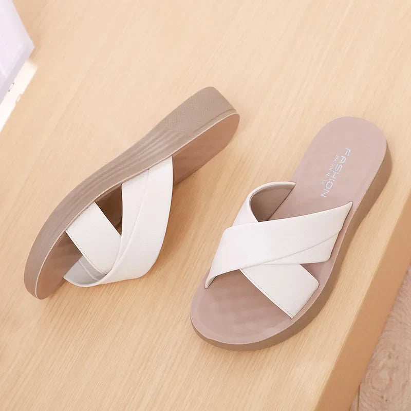Ladies' wedge slippers made of leatherette with an open toe – Cassy-Beige-3.5-State of Style