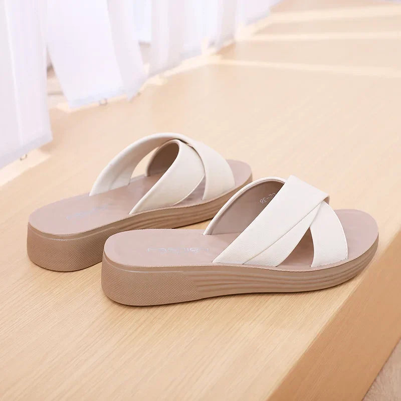 Ladies' wedge slippers made of leatherette with an open toe – Cassy-Beige-3.5-State of Style