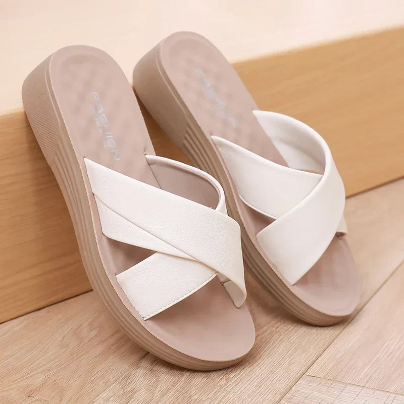 Ladies' wedge slippers made of leatherette with an open toe – Cassy-Beige-3.5-State of Style