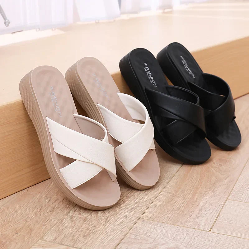 Ladies' wedge slippers made of leatherette with an open toe – Cassy-Beige-3.5-State of Style
