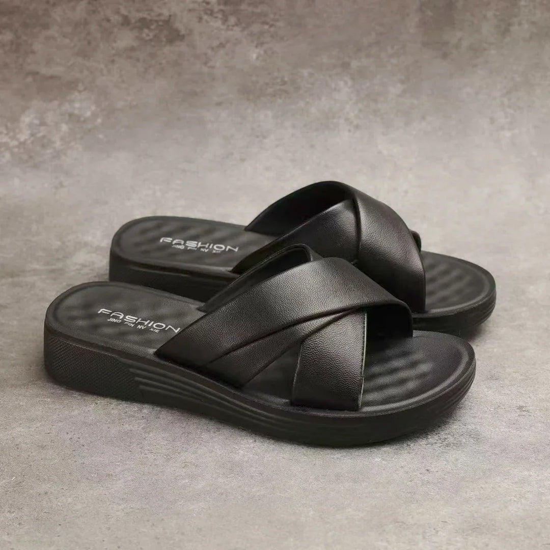 Ladies' wedge slippers made of leatherette with an open toe – Cassy-Black-3.5-State of Style