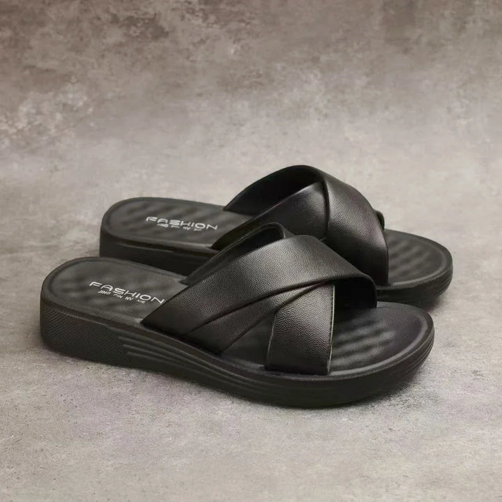 Ladies' wedge slippers made of leatherette with an open toe – Cassy-Black-3.5-State of Style