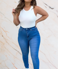 Larisa – High-Waisted Plus Size Jeans with a Flattering Fit-S-Light Blue-State of Style