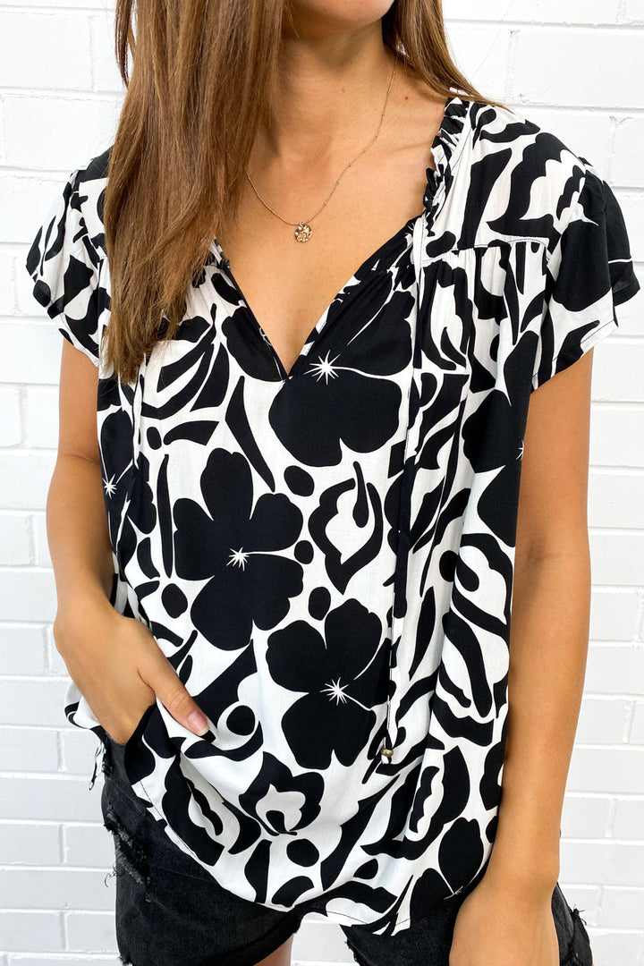 Light Ladies Summer Top – Isaline-White Black-S-State of Style