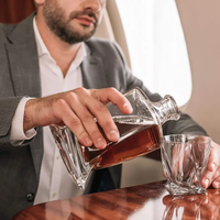 Luxe Crystal Whiskey Decanter and Glass Set – WhiskeyWave-State of Style