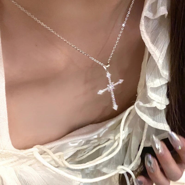 LUXURIOUS CROSS PENDANT NECKLACE WITH ZIRCON CRYSTAL-State of Style