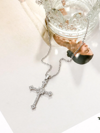 LUXURIOUS CROSS PENDANT NECKLACE WITH ZIRCON CRYSTAL-State of Style