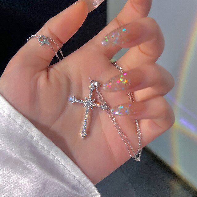 LUXURIOUS CROSS PENDANT NECKLACE WITH ZIRCON CRYSTAL-State of Style