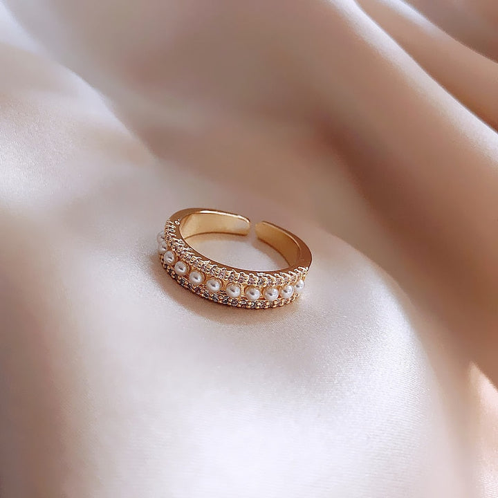Luxurious Gold Ring with Pearl - Martina-State of Style