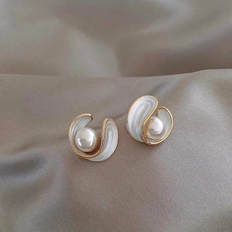 Luxury Gold Earrings with White Opals and Pearls - Saphira-State of Style