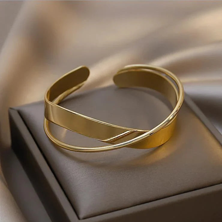 Matte Gold Infinity Bracelet – Elisa-State of Style