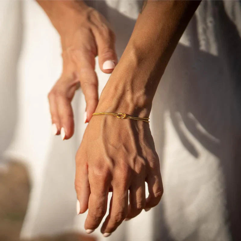 Minimalist Knot Bracelet – Elva-Gold-State of Style