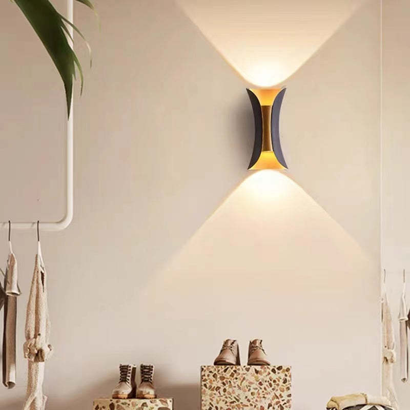 Modern LED Outdoor Wall Lamp - LumiEdge-Black and Gold-Small 6W-Universal White-State of Style