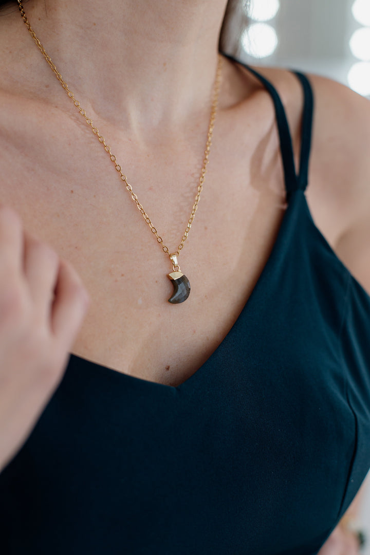 Moonstone Healing Necklace – Celestina-Labradorite-State of Style
