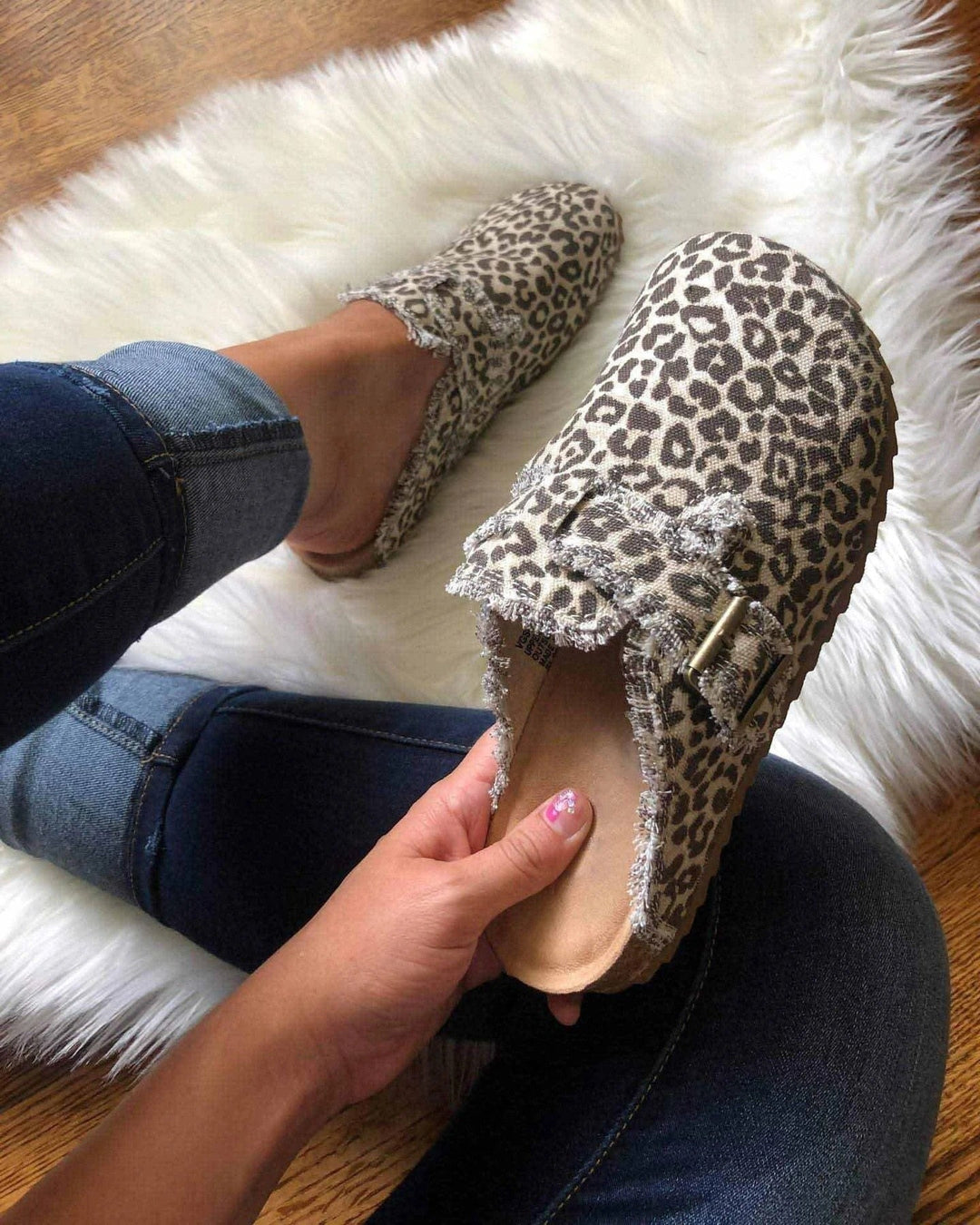 NelekkesSlippers – Cosy & Comfortable Slippers for Women-Leopard Print-4-State of Style