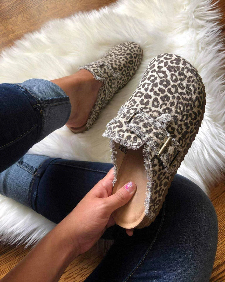 NelekkesSlippers – Cosy & Comfortable Slippers for Women-Leopard Print-4-State of Style